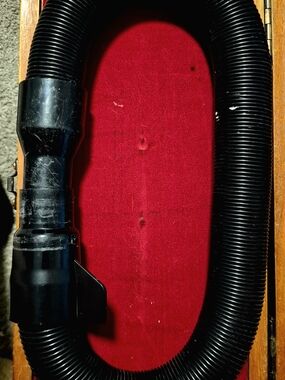 Milwaukee M18 Vacuum Replacement Hose (1-1/4")
